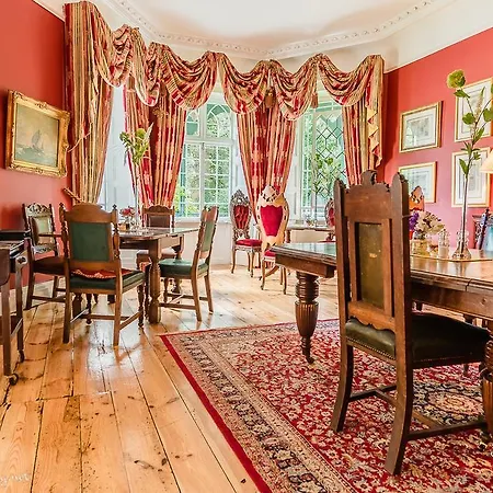 Ashley Park House Гостевой дом 4*