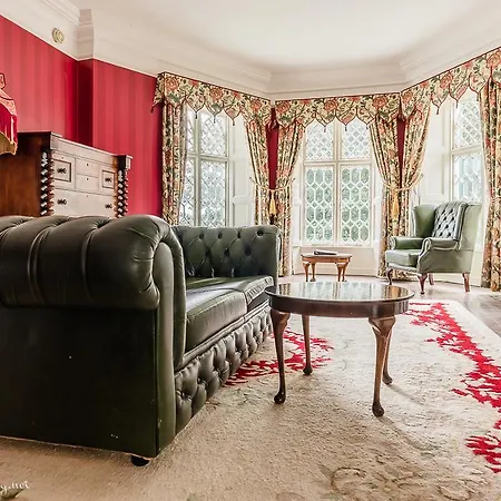 Ashley Park House 4*