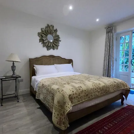 Ashley Park House 4* Нина