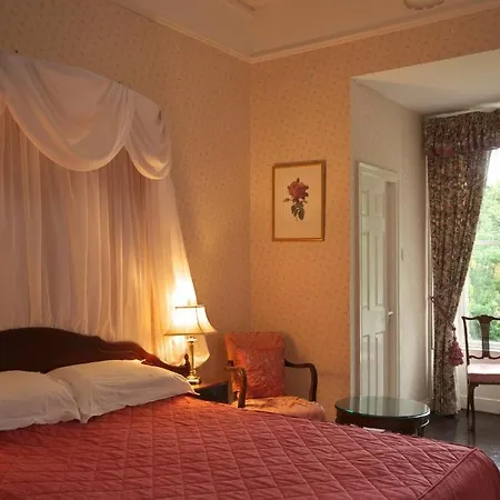 Ashley Park House 4*