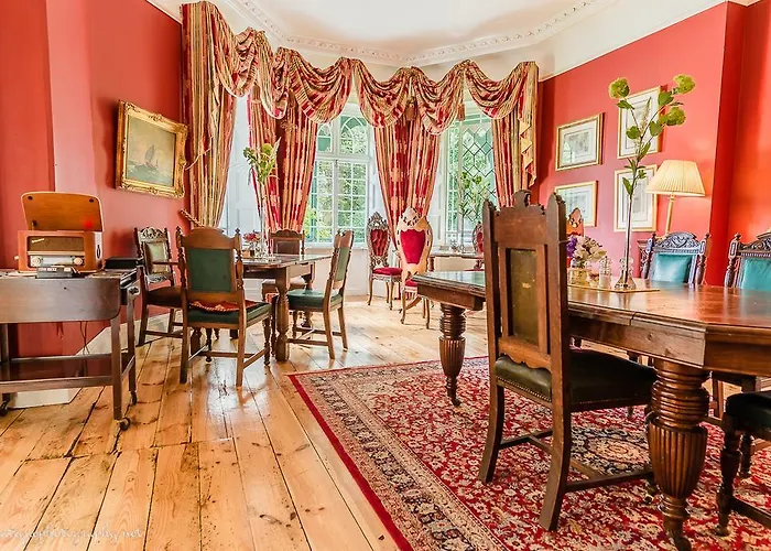 Ashley Park House 게스트하우스 4*