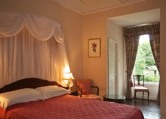 Ashley Park House 4*