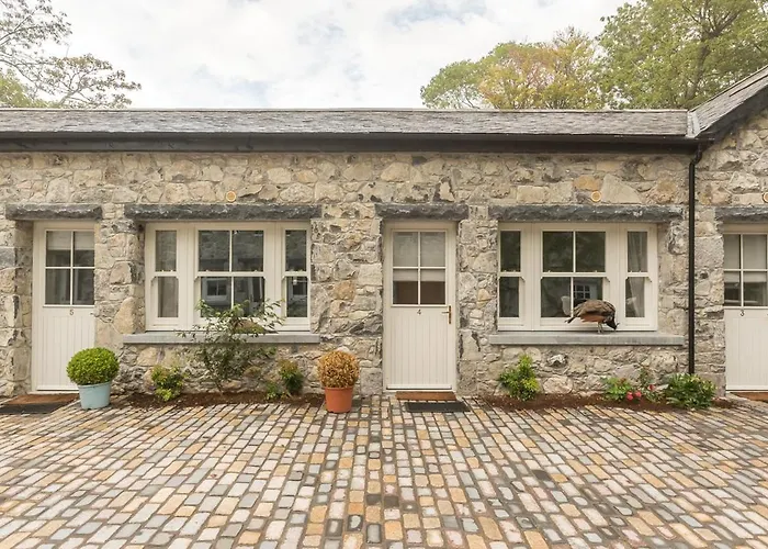 Ashley Park House 게스트하우스 4*